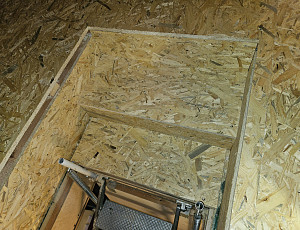 Zateplení stropu rodinného domu pomocí foukané izolace